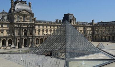 Louvre Müzesi’nde İstifa Depremi: Müdür Laurence des Cars Görevden Ayrıldı