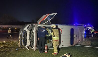 Manisa’da Feci Kaza: Otomobil ve Ambulans Çarpıştı, 5 Yaralı