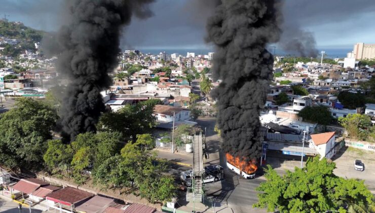 Meksika’da Kartel Elebaşı El Mencho’nun Ölümü Sonrası Şiddet: Yollar Kapandı, Havalimanı Baskını