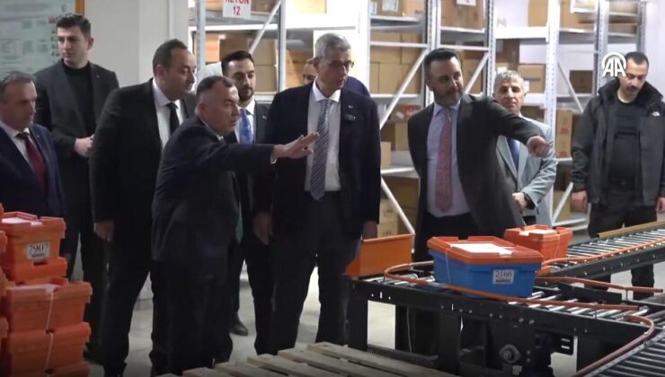 Sağlık Bakanı Memişoğlu’ndan İlaç Lojistiği İncelemesi: Selçuk Ecza Deposu Ziyareti