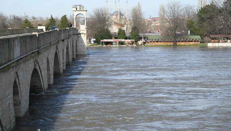 Edirne’de Nehir Taşkınları Sonrası Debiler Düşüyor, Kırmızı Alarm Devam Ediyor