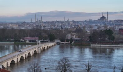 Edirne’de Taşkın Tehlikesi Azalıyor: Nehirlerde Su Seviyeleri Düşüyor, Alarm Seviyesi Geriliyor