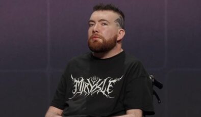 Motor Nöron Hastalığına Yakalanan İrlandalı Müzisyen Yapay Zeka ile Sahnelere Döndü: Patrick Darling’in Umut Veren Hikayesi