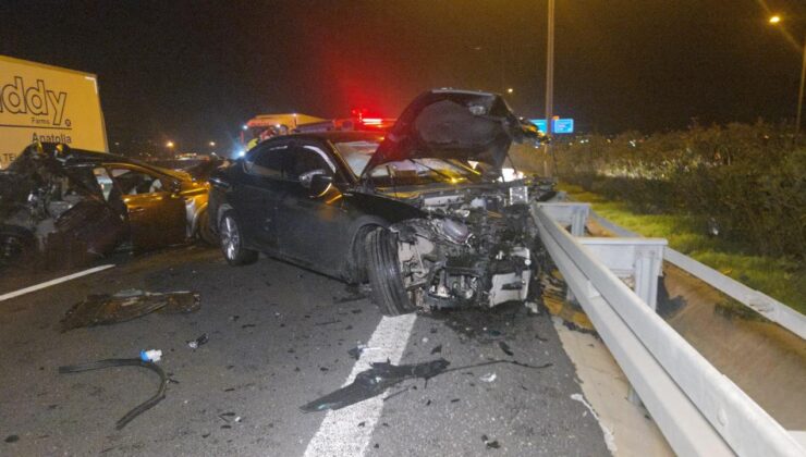 Bursa’da Feci Kaza: İstanbul-İzmir Otoyolunda Arızalanan Otomobile Kamyon Çarptı, 1 Yaralı