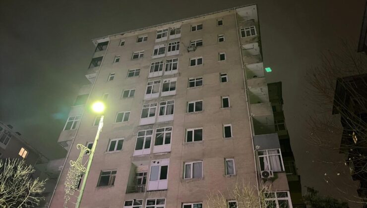 Küçükçekmece’de Riskli Yapı Olarak Belirlenen 10 Katlı Bina Tahliye Edildi: Can Güvenliği İçin Mühürleme