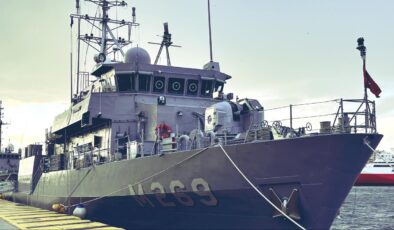 TCG Anamur Yunanistan’da: Türk Mayın Avlama Gemisi NATO Görevi Kapsamında Pire’de