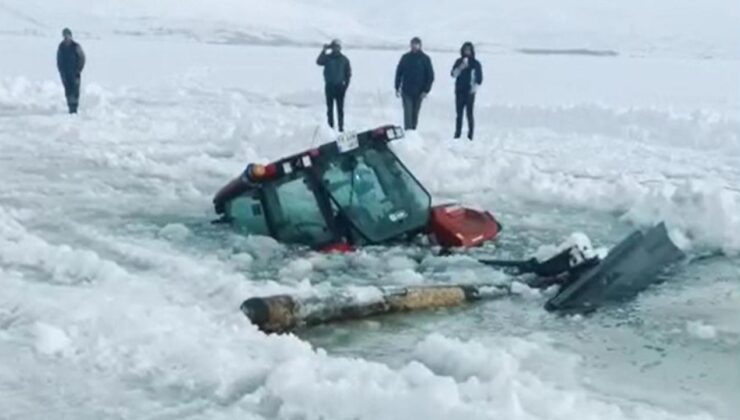 Çıldır Gölü’nde Buz Faciası: Altın At Kristal Buz Festivali Hazırlıkları Esnasında Traktör Suya Gömüldü