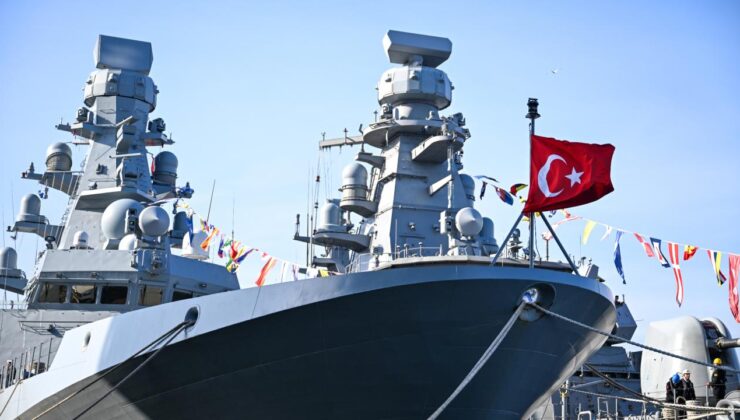 TCG Anadolu Hollanda’da Göz Kamaştırdı: Türk Donanması Rotterdam’da Büyük İlgi Gördü