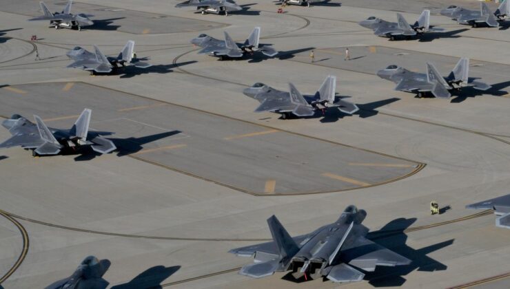 ABD, İran’a Yönelik Olası Bir Saldırı İçin Bölgedeki Askeri Varlığını Artırıyor: Washington Post Raporu