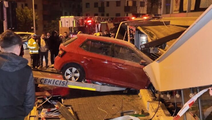 Üsküdar’da Korkunç Kaza: Kontrolden Çıkan Otomobil Lokantaya Daldı, Sürücü Yaralandı
