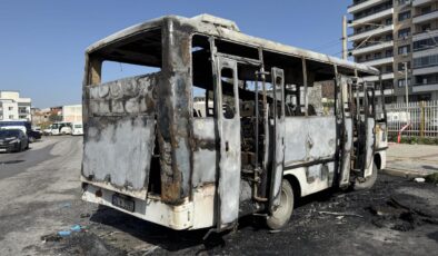 Çiğli’de Midibüs Yangını: 16 Yaşındaki Çocuk Hayatını Kaybetti