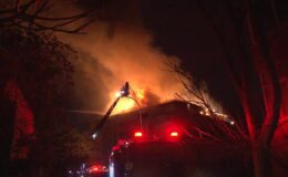 Üsküdar İcadiye’de Metruk Binada Yangın: Alevler Yükseldi, İtfaiye Müdahale Etti