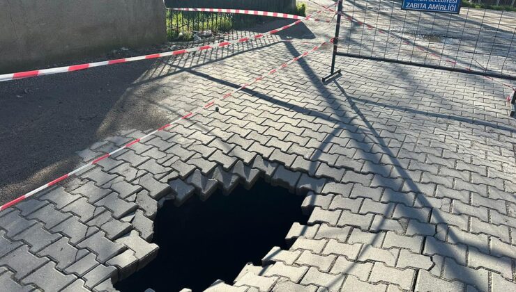 Çanakkale Ayvacık’ta Yol Çöktü: Hamdibey Mahallesi’nde 2 Metre Derinliğinde Çukur Oluştu