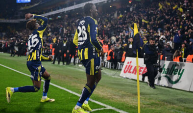 Fenerbahçe, Samsunspor’u Geriden Gelerek Yendi: Geri Dönüşlerin Kralı Yine Sahnedeydi!