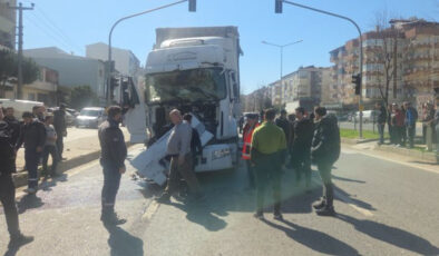 Orhangazi’de Feci Kaza: TIR’ın Çarptığı Kazada 5 Kişi Yaralandı