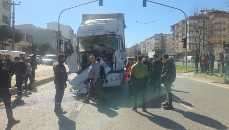 Orhangazi’de Feci Kaza: TIR’ın Çarptığı Kazada 5 Kişi Yaralandı