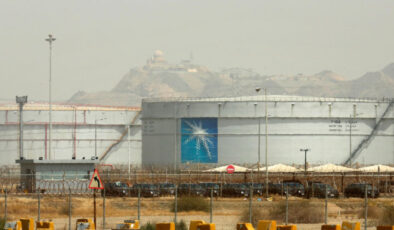 Aramco’dan Üretim Kısıtlaması: Hürmüz Boğazı Krizi ve Petrol Fiyatlarındaki Yükseliş