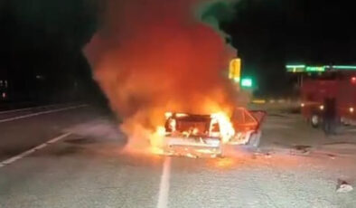 Adıyaman’da Hareket Halindeki Otomobil Alev Aldı: Yangının Nedeni Araştırılıyor