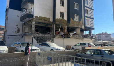 Niğde’deki Doğalgaz Patlamasının Yıkım Bilançosu Gün Ağarınca Ortaya Çıktı: 16 Yaralı, Evler Hasar Gördü