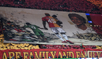 Galatasaray’dan Osimhen’e Duygusal Koreografi: Nijeryalı Yıldız Gözyaşlarına Hakim Olamadı