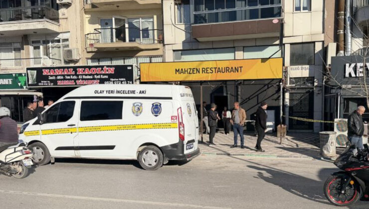 Akhisar’da Bıçaklı Kavga: 1 Ölü, 2 Ağır Yaralı – Polis Şüphelileri Arıyor