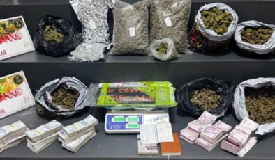 İzmir Konak’ta Narkotik Operasyonu: Yüklü Miktarda Uyuşturucu ve Silah Ele Geçirildi, 10 Tutuklama