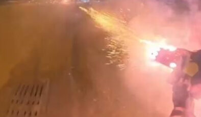 Diyarbakır’da Havai Fişekli Şaka: Motosikletli Gençlerin Üzerine Havai Fişek Yağdırdı, Görüntüler Tepki Çekti