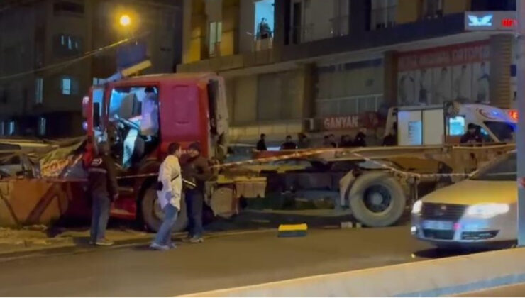 Beylikdüzü’nde Faciaya Yol Açan TIR Kazası: Yaya Hayatını Kaybetti, Sürücü Gözaltında