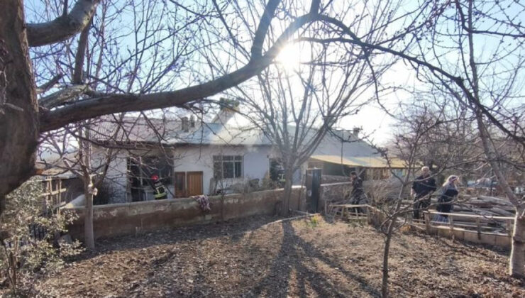 Elazığ’da Ev Yangını Faciası: Yaşlı Kadın Hayatını Kaybetti, Torunu Yaralandı