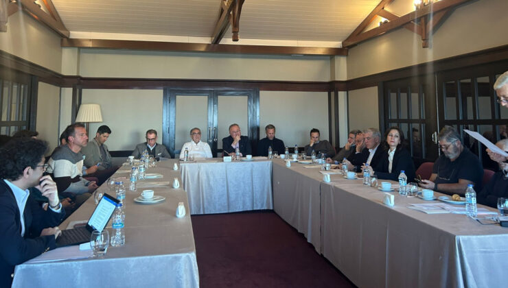 TAYK’ta Bayrak Değişimi: Ahmet Eker, Türkiye Açıkdeniz Yarış Kulübü Komodorluğu’na Getirildi