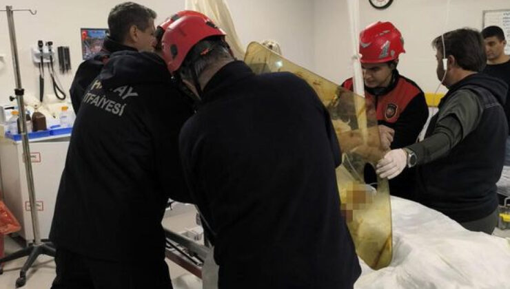 Hatay’da Akılalmaz Olay: Göğsüne Demir Saplanan Adamın İtfaiye Ekipleriyle Kurtarılma Mücadelesi