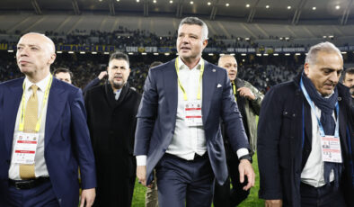 Fenerbahçe Şampiyonluk Yarası Aldı: Karagümrük Mağlubiyeti Sonrası Acil Durum Toplantısı