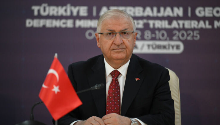 Atatürk’ün Kara Harp Okulu’na Girişinin 127. Yıl Dönümünde Coşkulu Tören