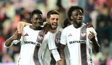 Gaziantep FK’dan Antalyaspor’a Gol Şov: 4-1’lik Galibiyet ve Deprem Paniği