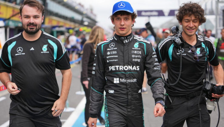 Kimi Antonelli Çin Grand Prix’sinde Zafere Ulaştı: F1 Tarihine Geçen Genç Yetenek!