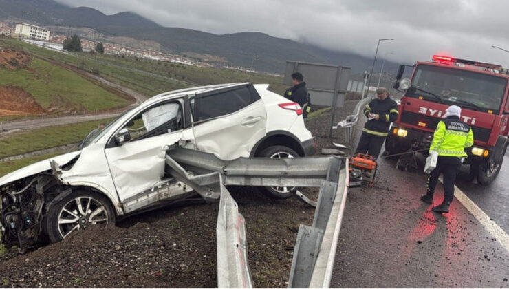 Nurdağı’nda Feci Kaza: Bariyerlere Çarpan Otomobilin Sürücüsü Hayatını Kaybetti