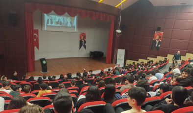 Doğa Koleji Öğrencileri, Prof. Dr. Nevzat Tarhan ile ‘Ramazan Değerleri’ni Konuştu: Mutluluğun Anahtarı Anlamlı Bağlar