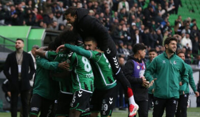 Sakaryaspor, Van Spor FK’yı 2-1 Mağlup Ederek Play-Off Umutlarını Canlı Tutuyor