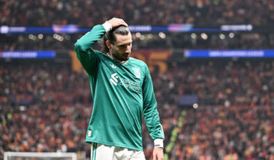 Liverpool Tottenham’a Takıldı: Şampiyonluk Yarışında Puan Kaybı, Şampiyonlar Ligi Öncesi Moral Bozukluğu