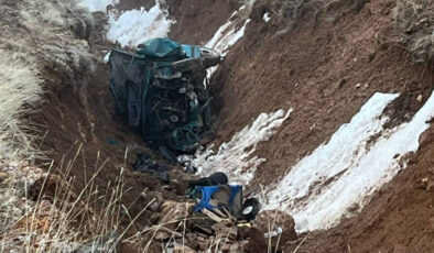 Niğde’de Şarampole Yuvarlanan Otomobilde 2 Ölü, 2 Yaralı: Faciada Genç Yaşamlar Sona Erdi