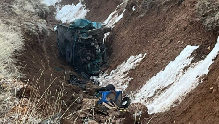 Niğde’de Şarampole Yuvarlanan Otomobilde 2 Ölü, 2 Yaralı: Faciada Genç Yaşamlar Sona Erdi