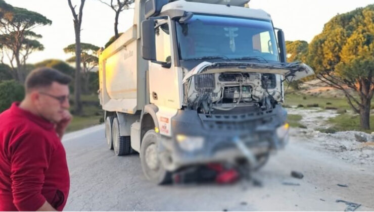 Milas’ta Feci Kaza: Kamyonla Çarpışan Motosiklet Sürücüsü Hayatını Kaybetti