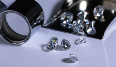 AK Parti’den Vergi Düzenlemesi: İnci, Elmas ve Değerli Taşlara Yüzde 20 ÖTV Geliyor