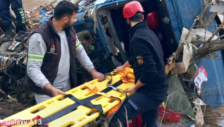 Osmaniye’de Feci Kaza: TIR Hamus Çayı’na Uçtu, Sürücü Hayatını Kaybetti