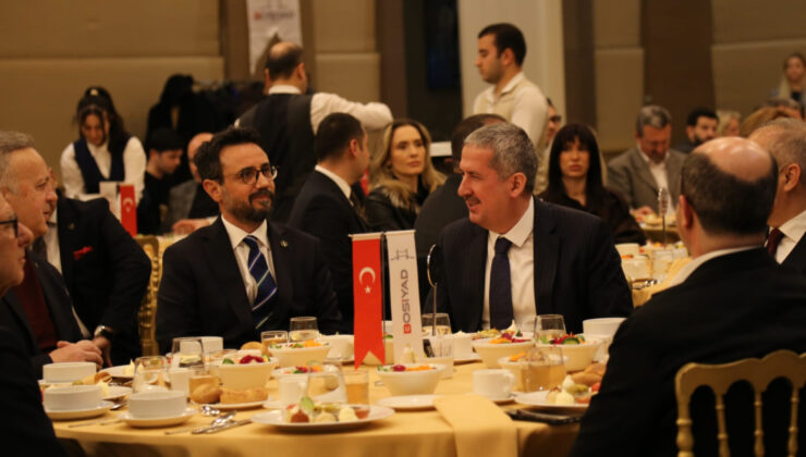 Türkiye Ekonomisi Küresel Zorluklara Rağmen Büyümeye Devam Ediyor: Rekor İhracat ve Gelecek Hedefleri