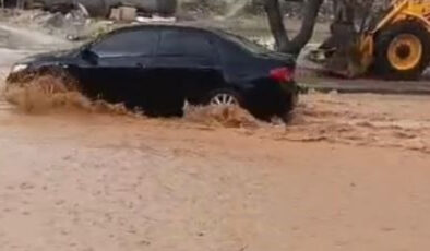 Gaziantep’te Yoğun Yağış Hayatı Felç Etti: Yollar Göle Döndü, Sel Tehlikesi Yaşandı