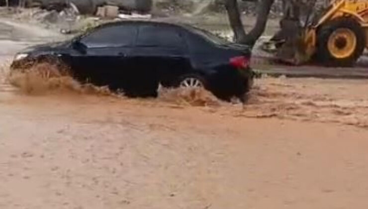 Gaziantep’te Yoğun Yağış Hayatı Felç Etti: Yollar Göle Döndü, Sel Tehlikesi Yaşandı