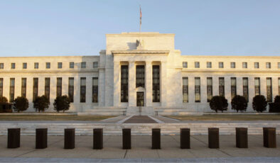 Fed Faiz Kararını Açıkladı: Faizler Değişmedi, Gözler Enflasyon ve Orta Doğu’da