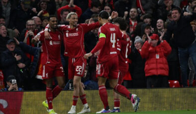 Liverpool, Galatasaray’ı Farklı Mağlup Ederek Şampiyonlar Ligi’nde Çeyrek Finale Yükseldi: İngiliz Basınından Geniş Yankı