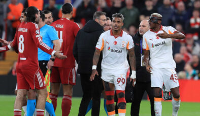 Galatasaray’ı Üzen Haber: Osimhen Nijerya’ya Gidiyor, Ameliyat Kararı Bekleniyor